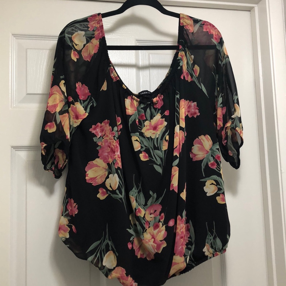 Black & Floral off-the shoulder Top